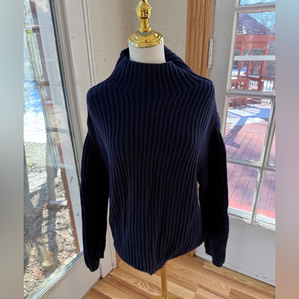 GAP super warm sweater in excellent condition size M